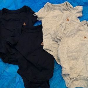 Baby GAP t-shirt Body Suit (4-Pack)